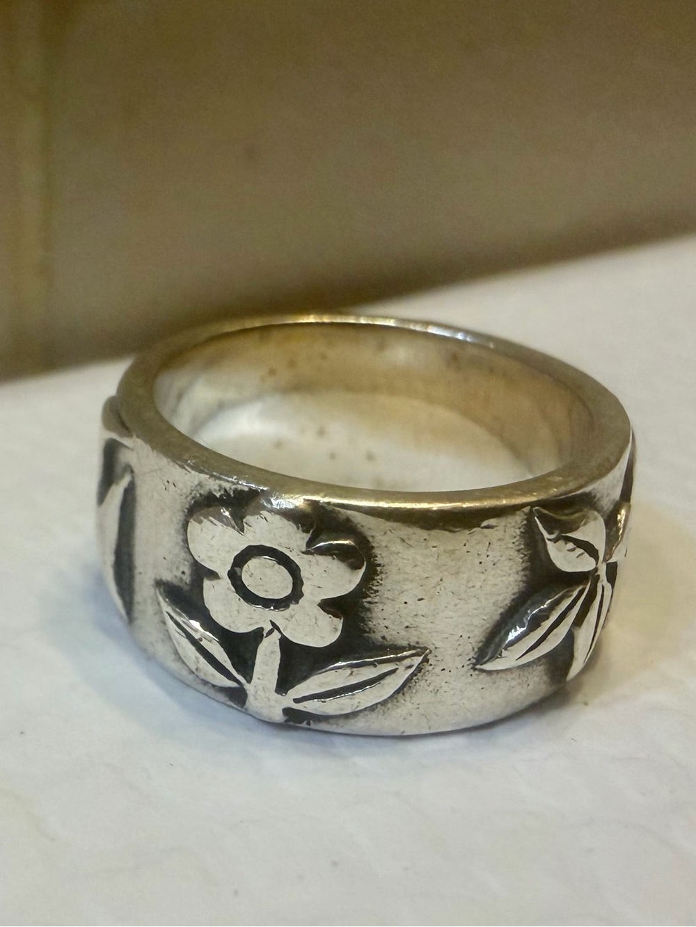 Retired James Avery La Paloma Dove with Olive Branch & Flower Ring Sz 6 + Box - Picture 5 of 9